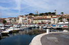 Cannes - Blick ber den Hafen auf die Altstadt