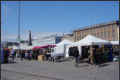 Der Marktplatz in zentraler Lage und direkt am Hafen