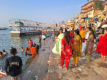 Morgenrituale am Ganges