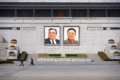 Kim-il-Sung-Platz: Portrts von Kim-il-Sung und Kim-Jong-Il