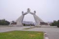 Wiedervereinigungs-Denkmal an der Autobahn Richtung Kaesong