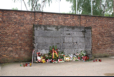 Auschwitz - Todeswand. Auf dem Hof zwischen Block 10 und 11 (Todesblock) wurden tausende von Menschen erschossen