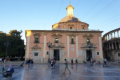  Plaza de la Virgen und Basilica de la Mare de Du dels Desemparats