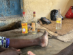 Besuch bei einer Voodoo-Priesterin: Alkohol spielt hier eine groe Rolle
