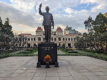 Ho-Chi-Minh-Statue vor dem Rathaus